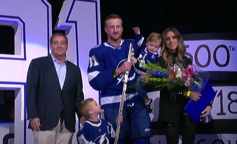 Le bel hommage du Lightning et de quelques stars de la LNH envers Steven Stamkos