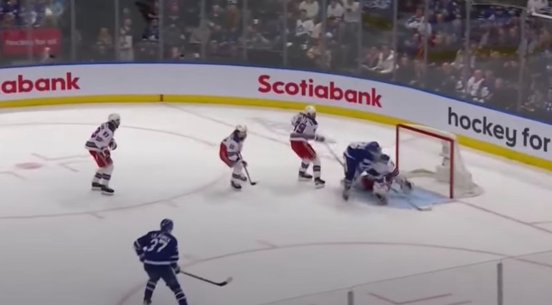 Mitch Marner décide de clore le match tout seul
