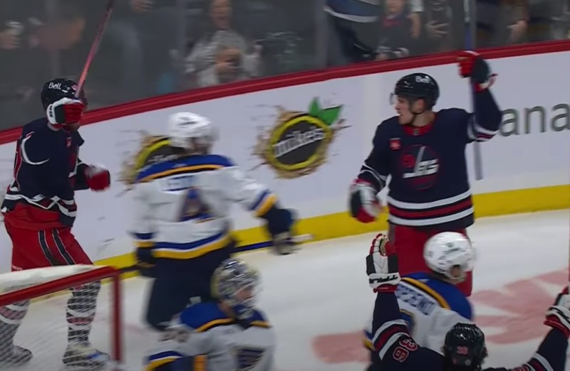 Les Jets renversent les Blues en 21 secondes