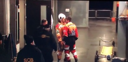 Chris DiDomenico s'en prend à Yannick Rathgeb dans les coulisses