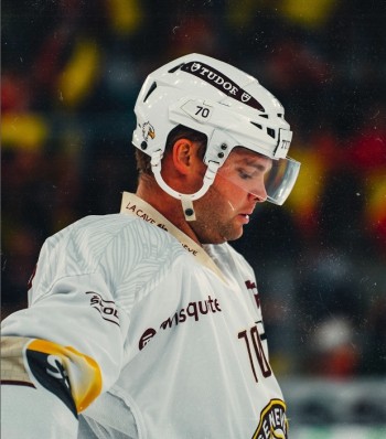 Teemu Hartikainen revient sur son départ précipité du championnat russe et le calme retrouvé à Genève dont il pourrait encore porter les couleurs la saison prochaine