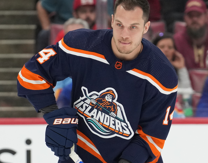 Bo Horvat paraphe une entente de huit ans