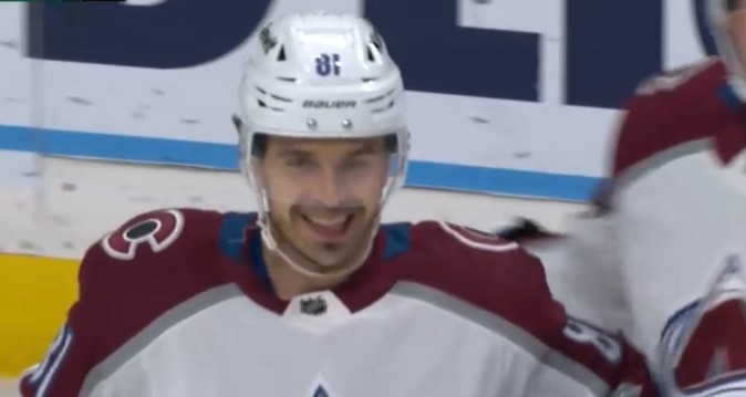 Denis Malgin Malgin marque à nouveau dans la victoire de l'Avalanche, Coyotes et Red Wings également victorieux, Pius Suter décisif