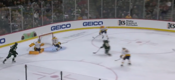 Nino Niederreiter se débrouille pas mal non plus dans les buts