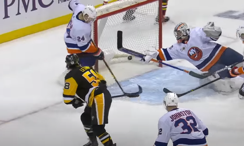 Ilya Sorokin nous sort l'arrêt de la nuit, Connor Hellebuyck réalise 50 arrêts