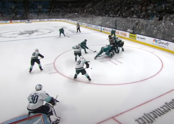 Seattle se fabrique un autogoal sur une mise en jeu