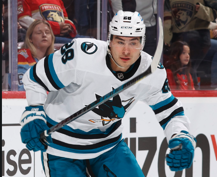 Timo Meier et Patrick Kane laissés de côté par leur équipe