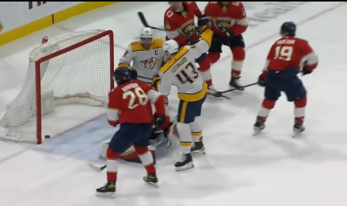Roman Josi aide à la victoire des Predators sur les Panthers