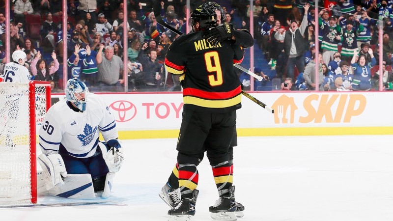 Les Canucks marquent deux fois sur la même infériorité numérique