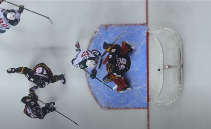 Marcus Foligno marque un but après un rebond très particulier