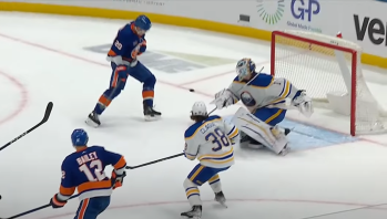 Les Islanders se voient accorder un but décrié