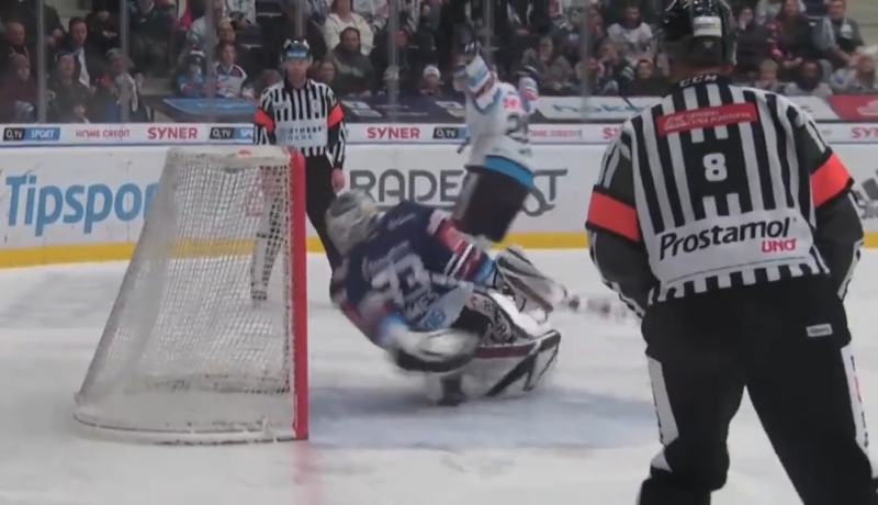 Lukas Klimes nous sort un magnifique arrêt sur penalty