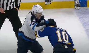 Un rare combat pour Nikolaj Ehlers