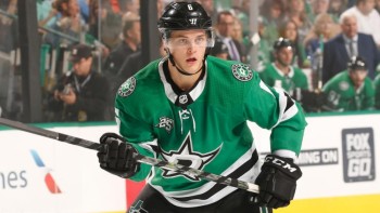 Berne met Julius Honka sous contrat