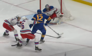 Un but du backhand... à une seule main pour Jordan Greenway