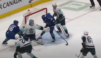 Un but tout en finesse pour Elias Pettersson