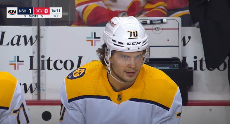 Un petit cadeau à Egor Afanasyev  pour son premier but en NHL