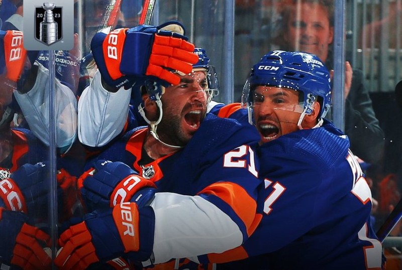 Les Islanders signent un record de NHL avec quatre buts consécutifs