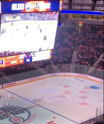 Edmonton ajoute un petit plus aux fans présents dans le stade pour suivre le match à Los Angeles