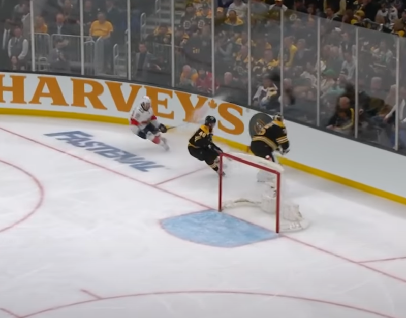 Le gardien des Bruins Linus Ullmark offre la victoire aux Panthers