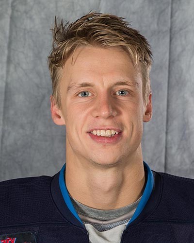 Andrew Ebbett vise Jussi Olkinuora