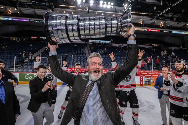 Patrick Roy pourrait à nouveau avoir sa chance en NHL