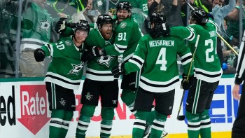 Les Stars obtiennent de peu le sursis