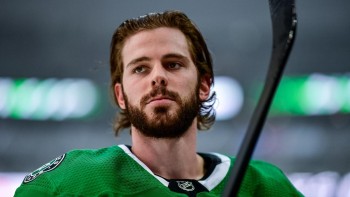 Tyler Seguin offre le billet de match à un fan
