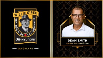 Dean Smith remporte le prix Héros de la communauté Willie O'Ree au Canada