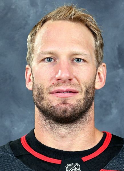 Jordan Staal 4 ans de plus en Caroline