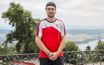 Nico Hischier passe une partie de son été à Macolin