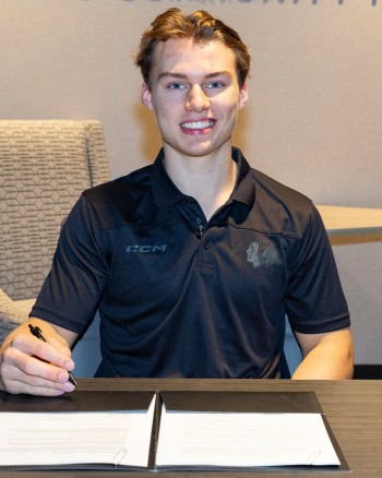 Un joli cadeau d'anniversaire pour Conor Bedard