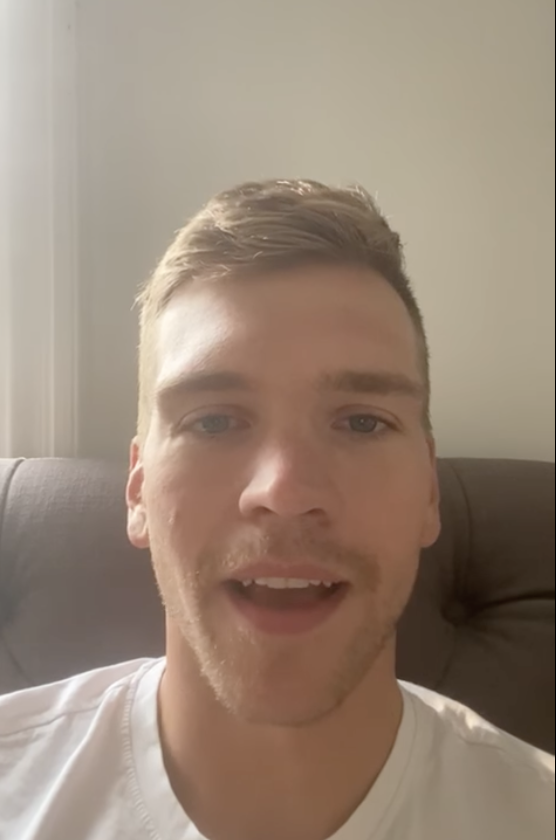 Les Rockets signent le frère de Connor Hughes