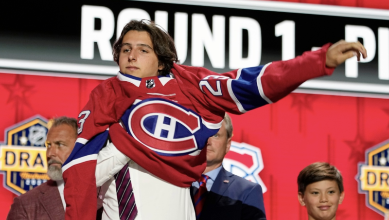 NHL, AHL ou National League pour David Reinbacher ? L'avis du coach de Kloten