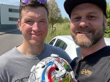 Un superbe masque en hommage à la carrière de Cristobal Huet