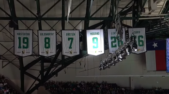 Mike Modano honoré par les Stars