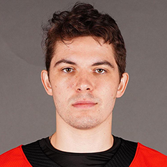 Le masque de Mack Guzda dans les détails