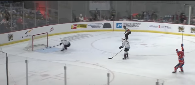 Un gardien marque un but bien involontairement