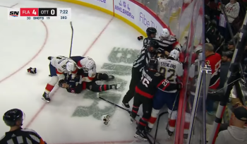 Des pénalités de match pour les 10 joueurs présents sur la glace