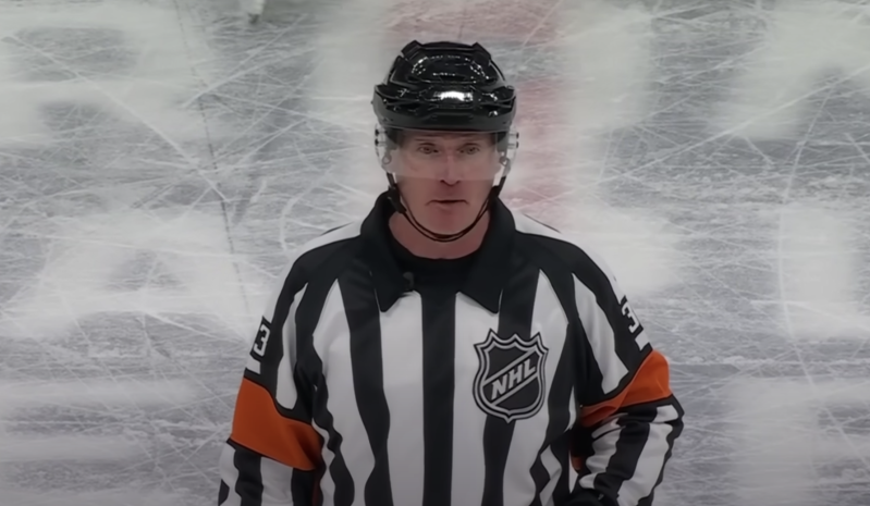 Les équipes rappelées sur la glace, le match n'était pas terminé !