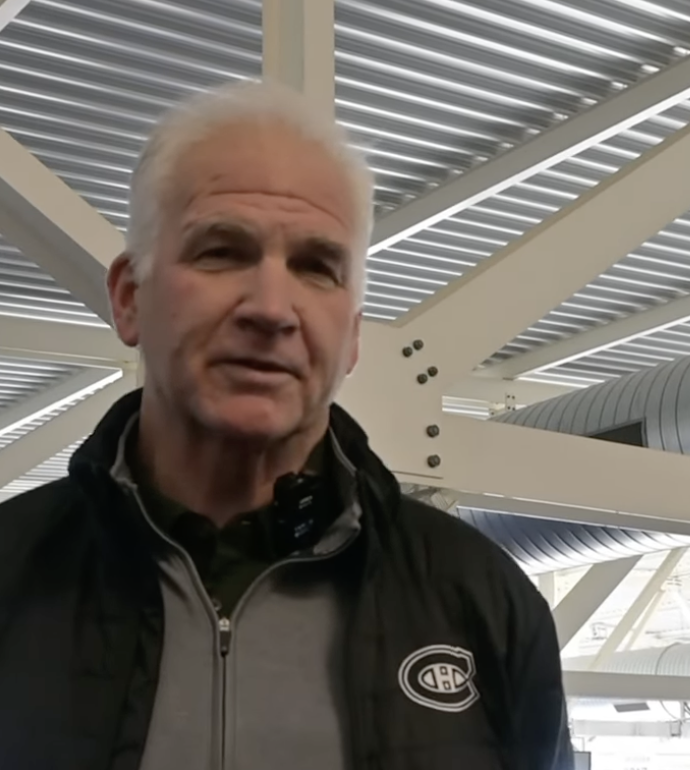 Le coach du développement des Canadiens de Montréal de passage à Kloten