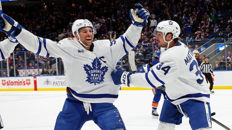 John Tavares signe son 1'000e point en NHL