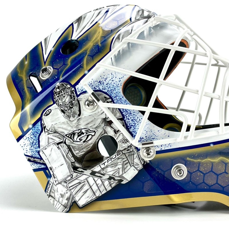 L'hommage à Juuse Saros sur le masque d'Enzo De Jesus du HCC