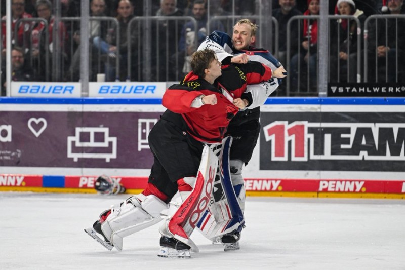 Deux gardiens s'échangent quelques amabilités dans le championnat allemand