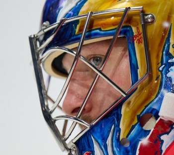 Le nouveau masque AHL de Ludovic Waeber dessiné par des enfants hospitalisés