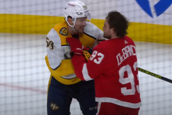 Un rare (et court) combat pour Roman Josi