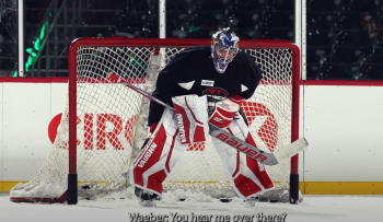 Suivez Ludovic Waeber dans sa préparation au match en plein air de l'AHL