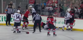 Devils et Blackhawks s'échangent quelques amabilités