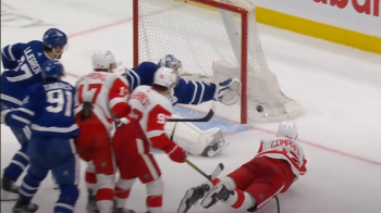 Ilya Samsonov fait un superbe arrêt, mais ne fait que repousser l'échéance