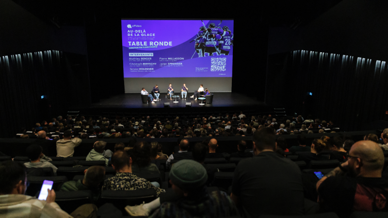 A voir : documentaire "Au-delà de la glace, dans les coulisses de la vie d'un sportif professionnel"